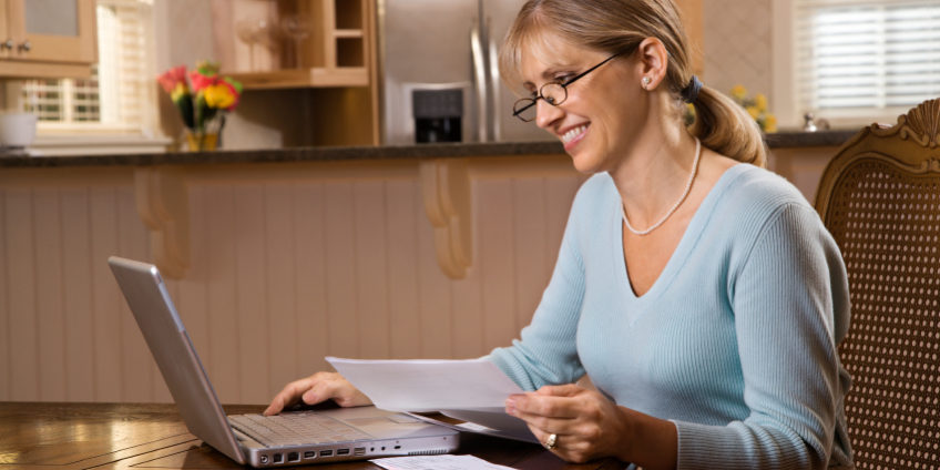 computer keeps business organized